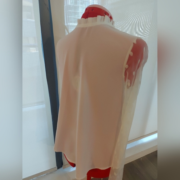 Small white blouse - Picture 2 of 2